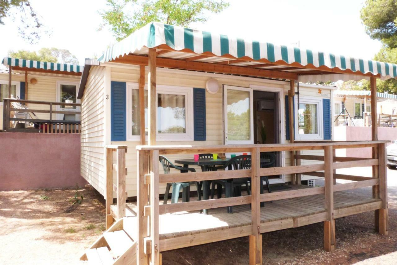 Camping Le Mediterranee Hyeres Ruang foto